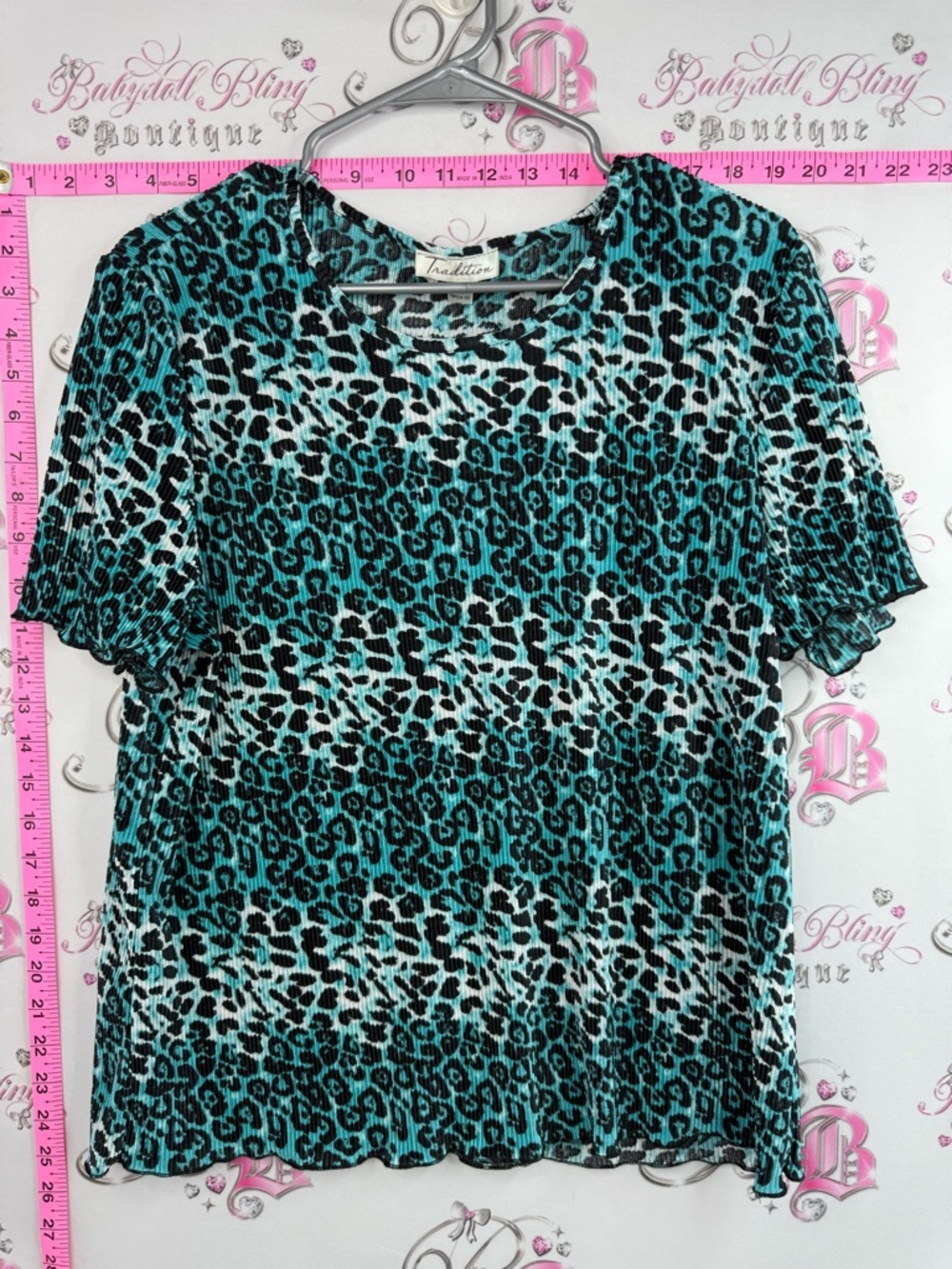 Tradition T-shirt, cheetah, print, ombre, blue, Leopard Print Short Sleeve Top